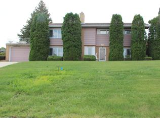 501 W 9th St, Winner, SD 57580