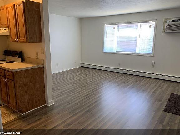 3rd image of 1486 Russell Dr APT 101