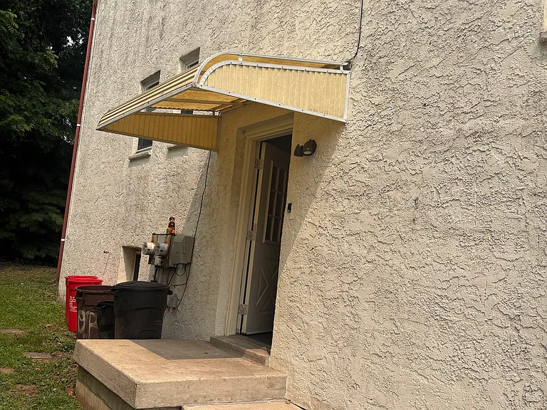 700 Country Ln #1 — Photo 16