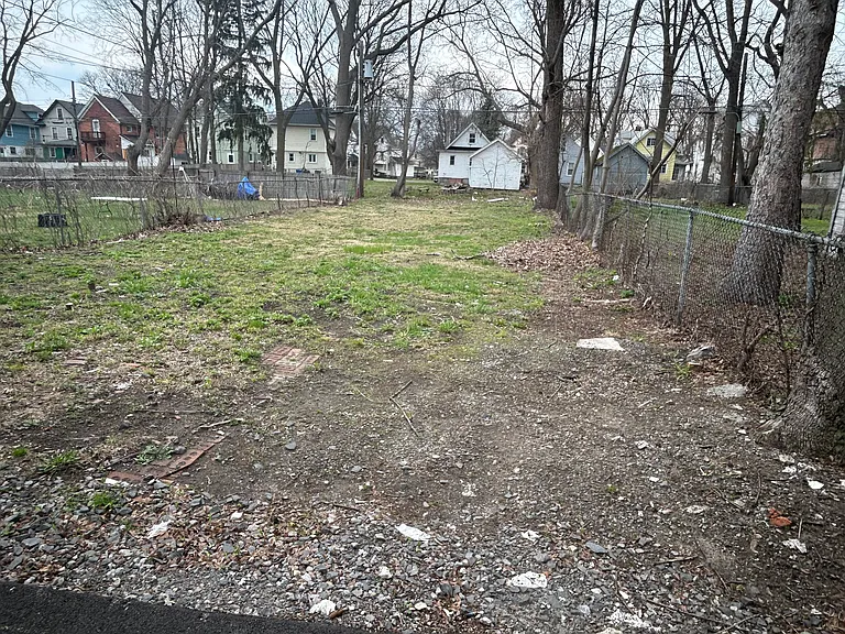 1239 S Plymouth Ave — Photo 22