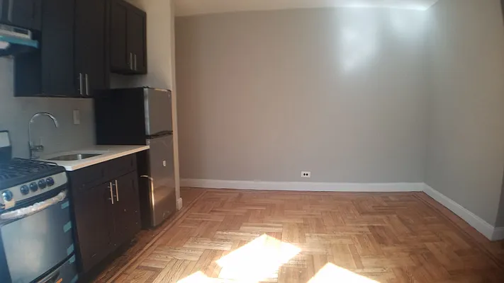 Rented by Uptown Flats LLC | media 8