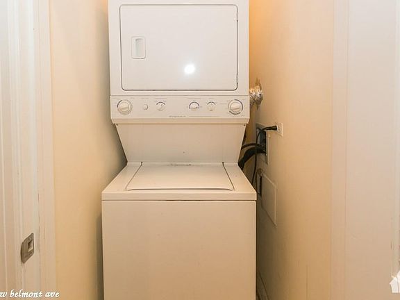 2nd image of 1438 W Belmont Ave #1514