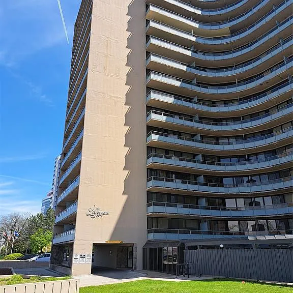 111 Riverside Dr E #808 — Photo 1