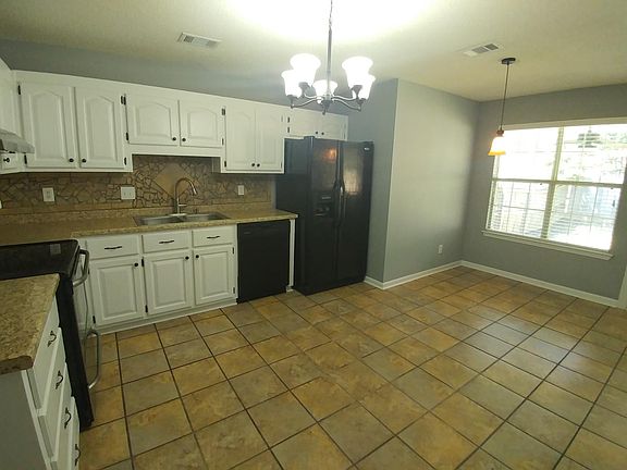 4th image of 64 Hamilton Woods Ct