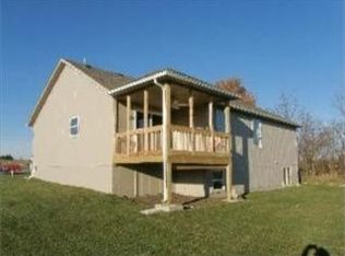 10005 Karyn Ct, Peculiar, MO 64078