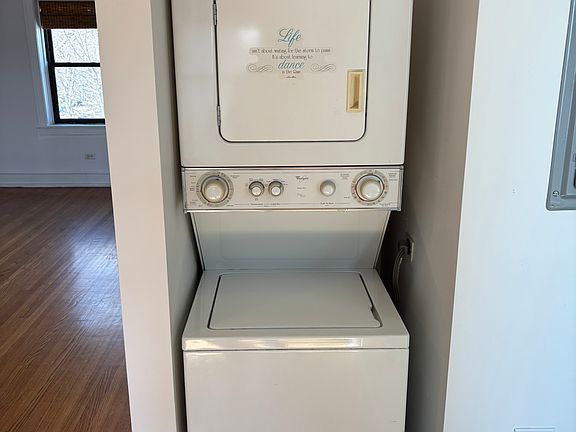 3rd image of 419 Harrison St APT 3