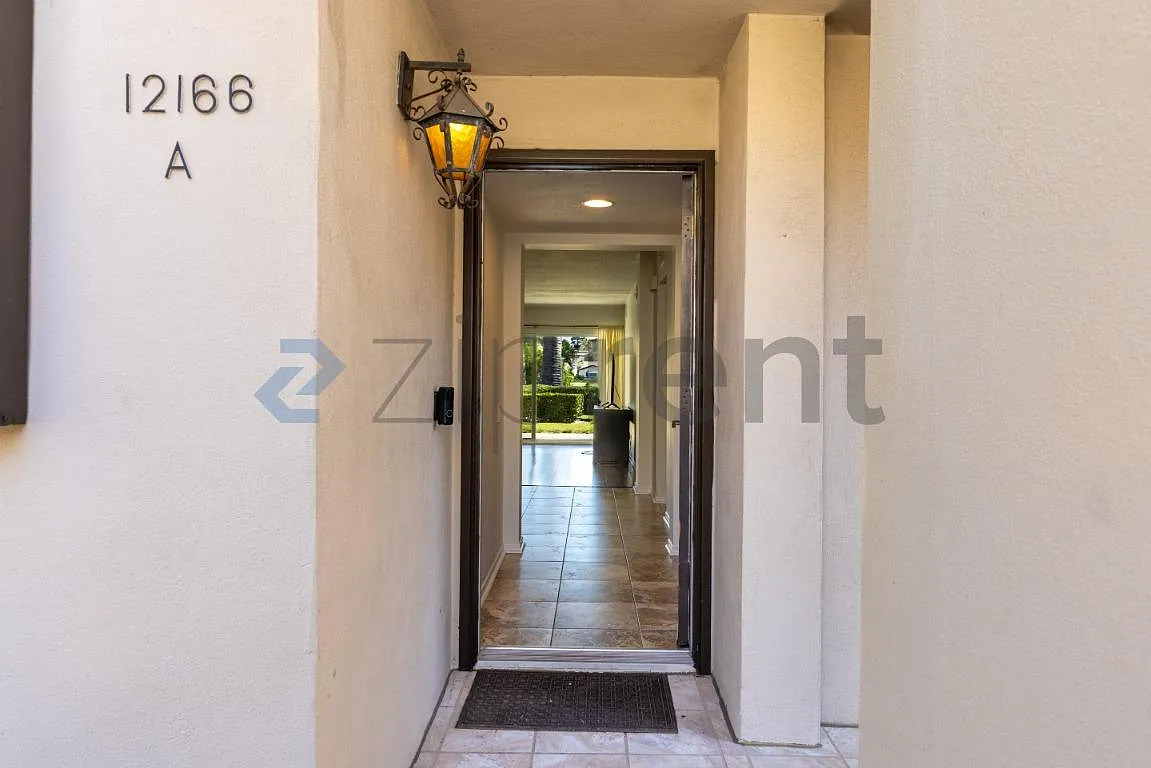 2 bed, 1091 sqft, $2,975 — Photo 2