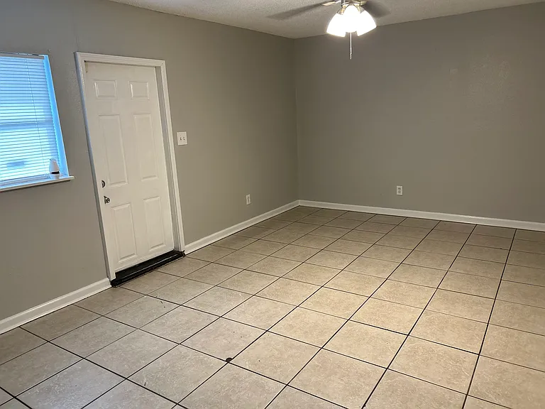 7060 Boston Dr — Photo 8