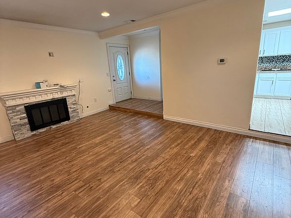 5th image of 10601 Magnolia Ave #1