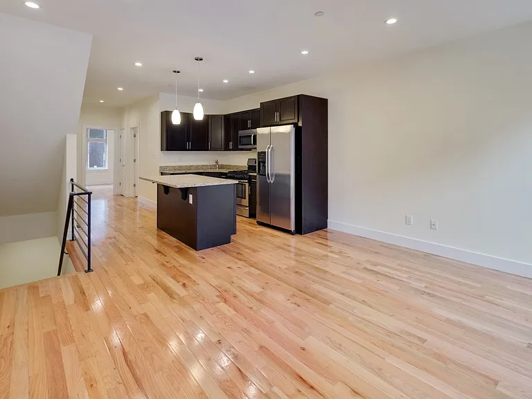 1537 Ogden St — Photo 6