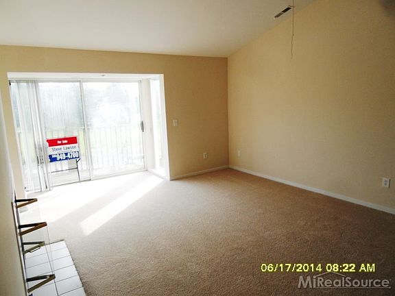 3rd image of 37512 Jefferson Ave #302