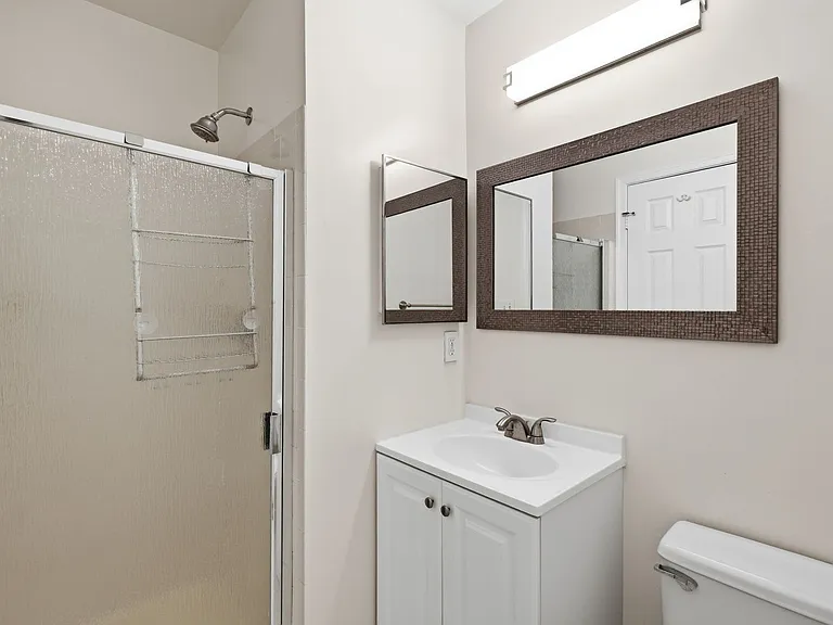 541 Colecroft Ct — Photo 16