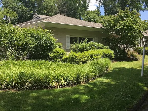 19 Buttonwood Ln E, Rumson, NJ 07760