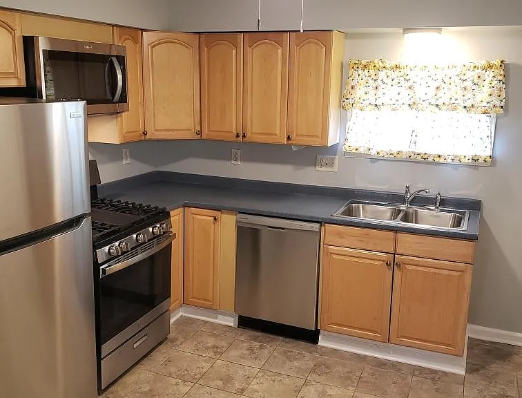 809 N Townsend St #3 — Photo 5