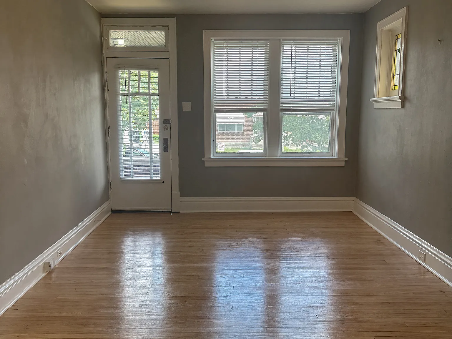 4992 Mardel Ave — Photo 1