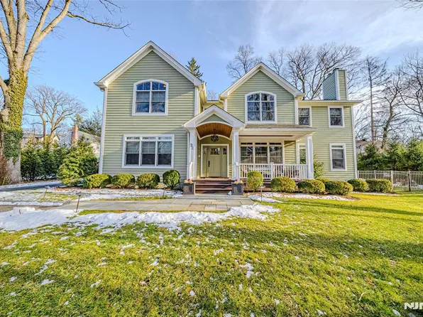 92 Park St, Tenafly, NJ 07670