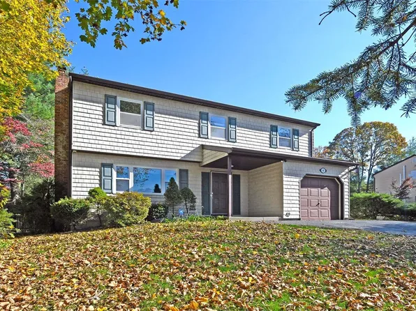 14 Burroughs Avenue, Dix Hills, NY 11746