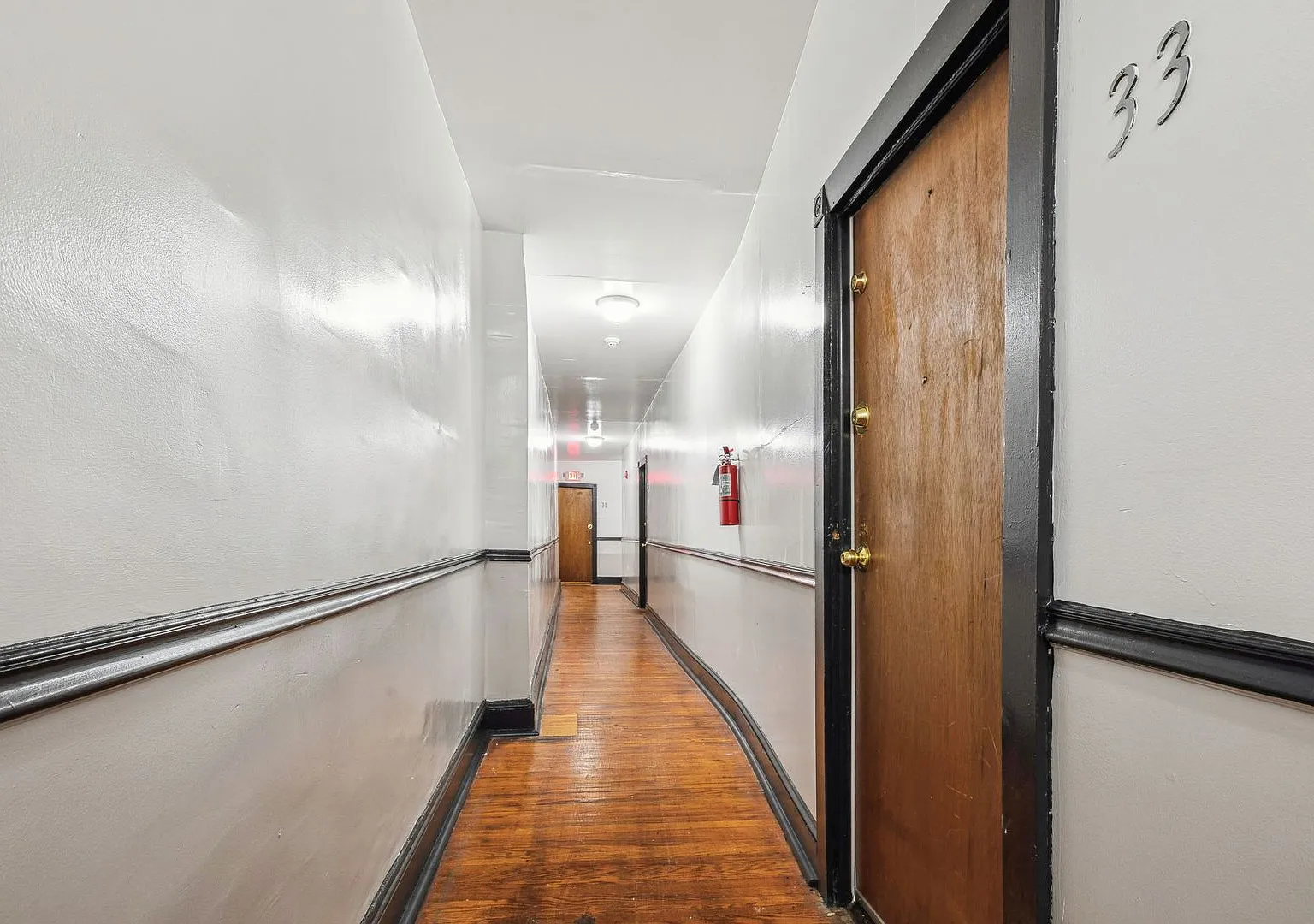Studio, $990 — Photo 4