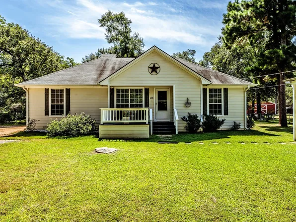 65 Cauthen Dr, Huntsville, TX 77320