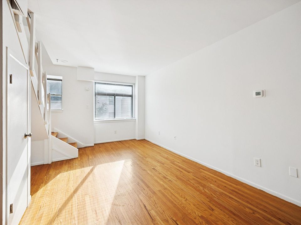 1st image of 319 S 10th St APT 337