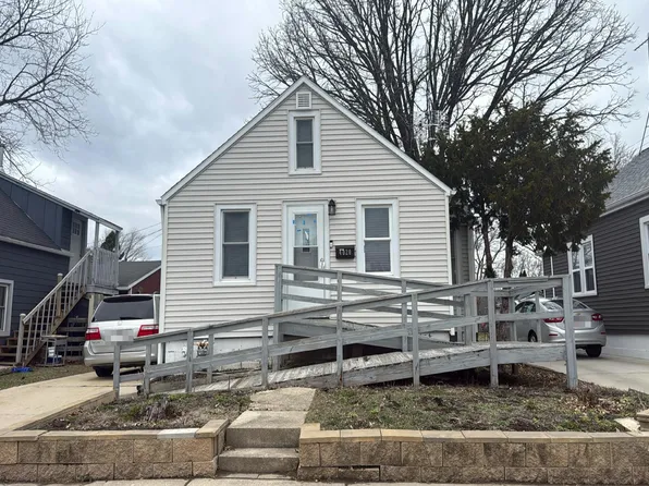 4020 55th St, Kenosha, WI 53144