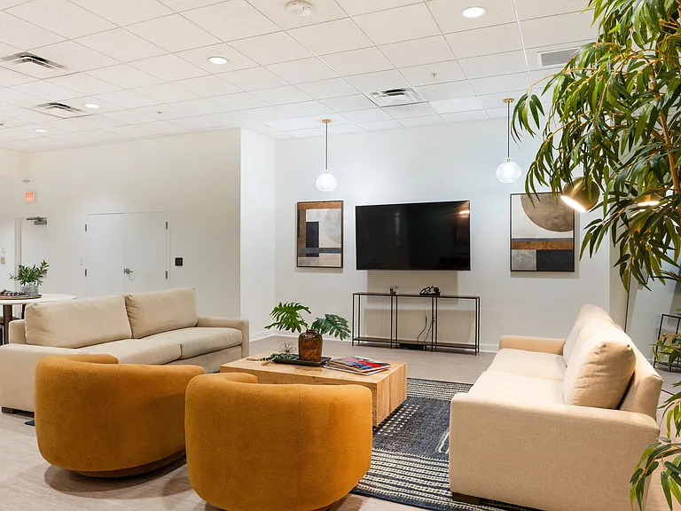 Miller and Rhoads Residences — Photo 10