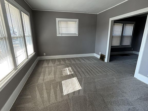 2nd image of 168 Bondie St #1