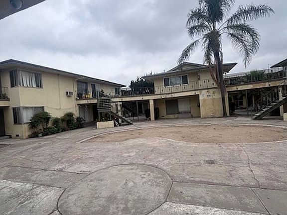 4th image of 8759 Tobias Ave #29