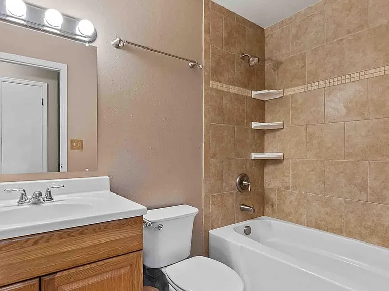 801 Wagonwheel Dr — Photo 15