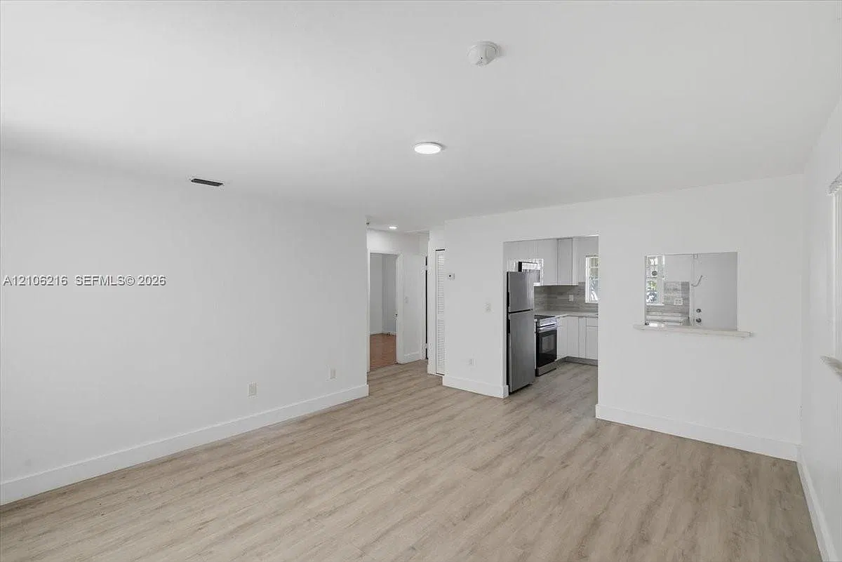 15741 NW 39th Ct — Photo 4