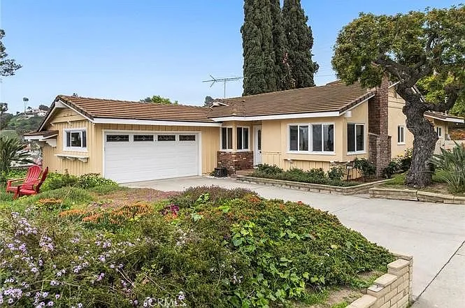 212 Barranca Dr — Photo 3