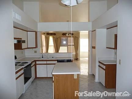 4th image of 10315 S Santa Fe Ln