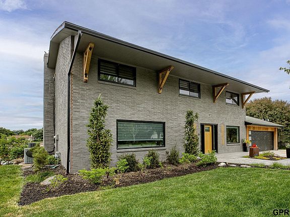 2nd image of 500 Shorewood Ln