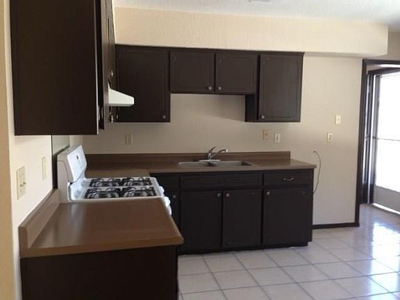 4th image of 3432 Hollyglen St