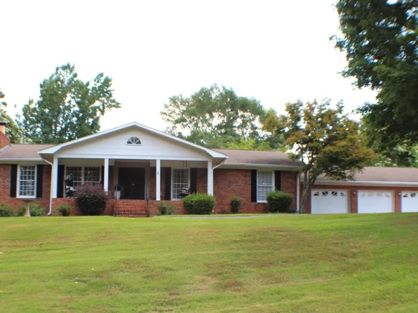 2 Meadowlake Dr, Oxford, AL 36203
