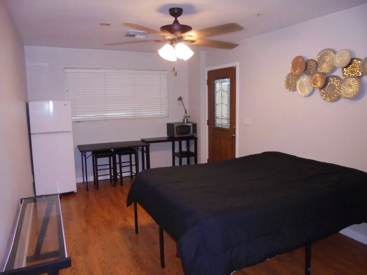 Furnished Studio — Photo 4