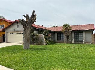 1325 E Avenue J12, Lancaster, CA 93535