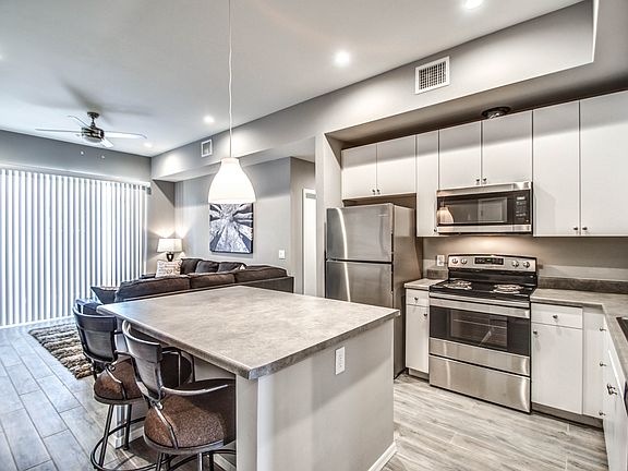 5th image of 1037 S Farmer Ave #3001