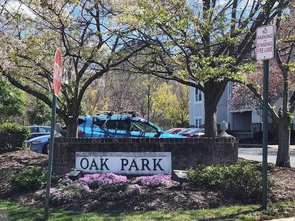 12012 Taliesin Pl APT 25, Reston, VA 20190