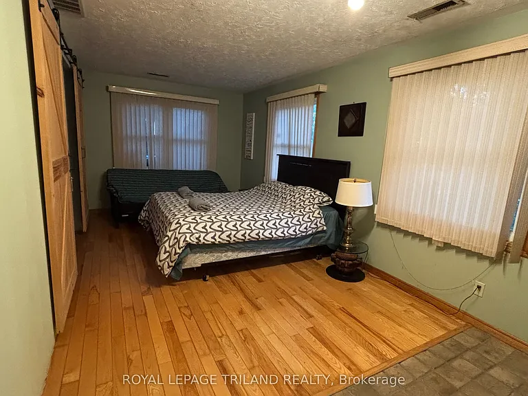 389 Front St — Photo 9