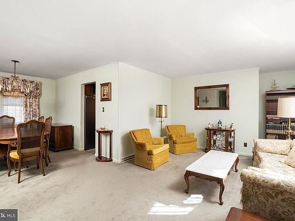 4th image of 1194 Yardville Allentown Rd