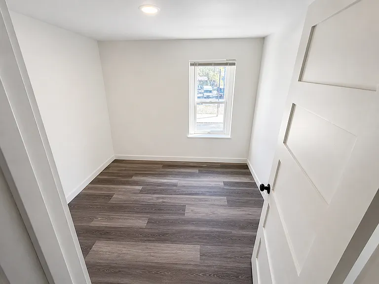 525 S Main St — Photo 7
