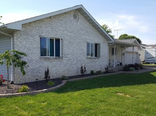127 Maple St, Hoffman, IL 62250