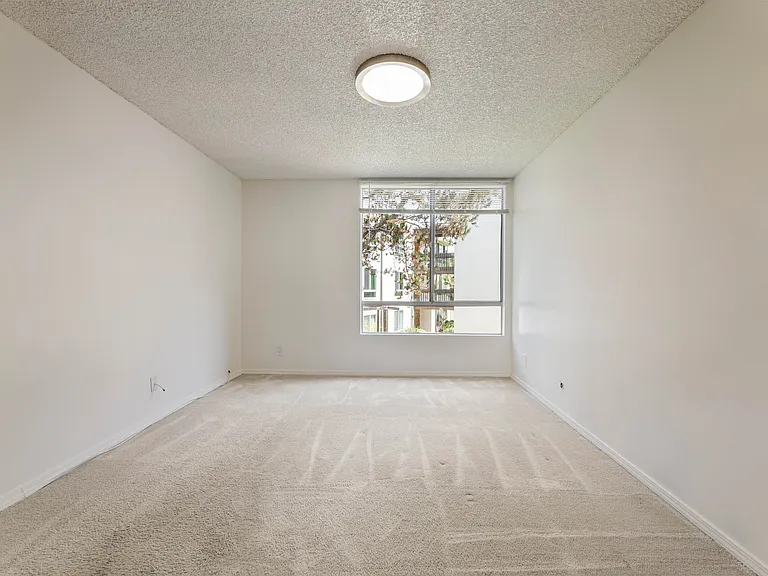 1340 S Beverly Glen Blvd #202 — Photo 20