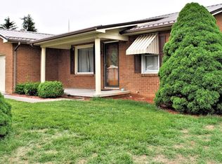 101 Caroline Ln, Pembroke, VA 24136