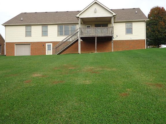 3rd image of 197 Pin Oak Dr