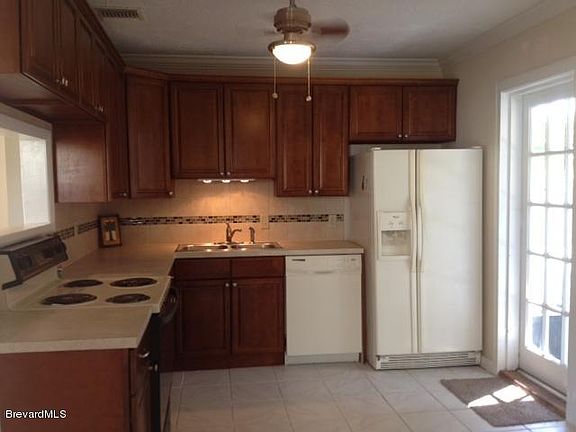 3rd image of 1704 S Park Ave #Na
