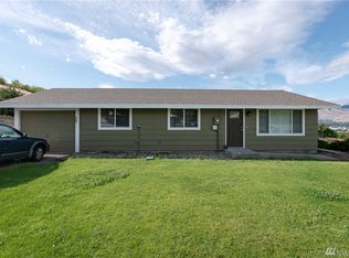 30 31st St NE, East Wenatchee, WA 98802