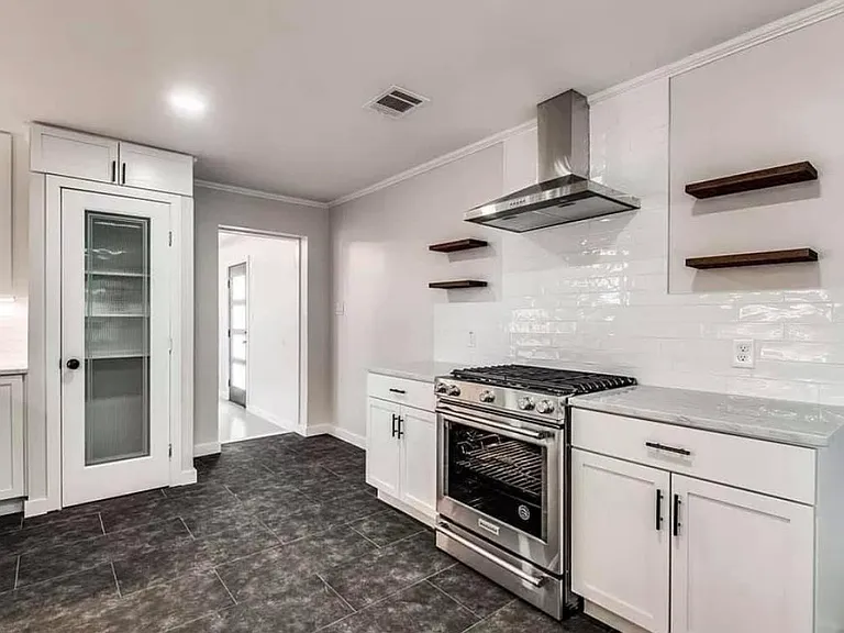 2050 Oates Cir — Photo 5