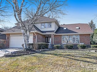 1615 Lakeview Dr, Darien, IL 60561